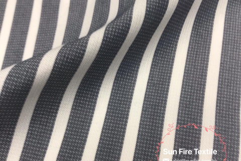 Do you like Vertical or Horizontal stripe on the shirt